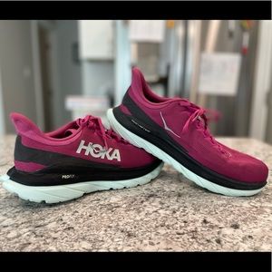 Hoka One One Mach 4